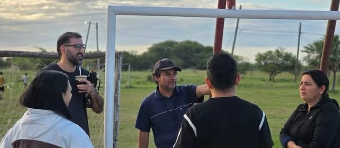 El diputado Luciano Moser visitó el Club Relámpago, destacó su labor social y se puso a disposición de los vecinos