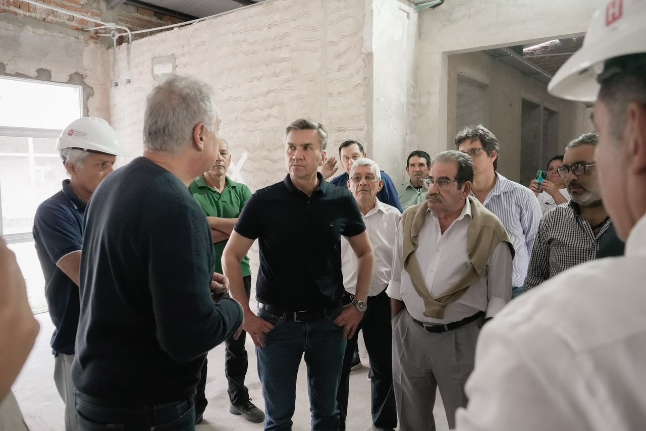 Zdero supervisó en General Vedia el avance del nuevo hospital y la recuperación del centro de jubilados “La Frontera”