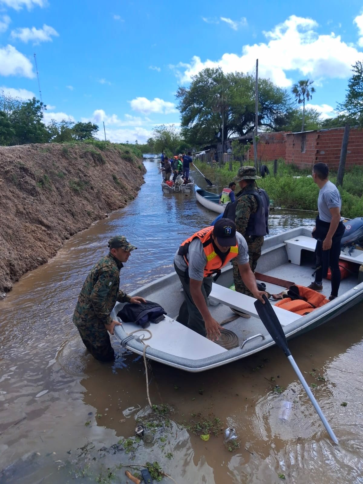 Inundaciones en Puerto Vilelas: continúa el operativo provincial de asistencia a las familias damnificadas