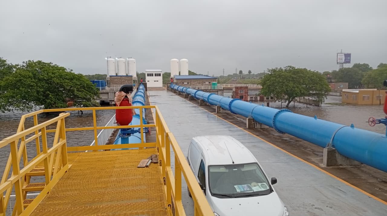 Creciente del río: Sameep monitorea la captación, trabaja para sostener el abastecimiento y pide uso responsable del agua